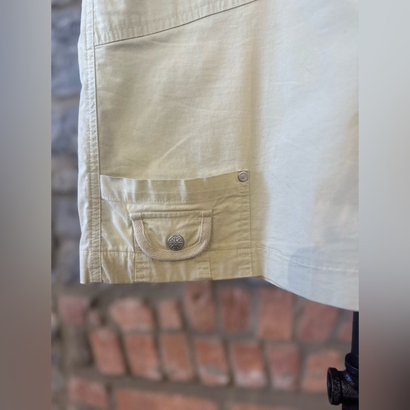 Y2K Convition skirt - Picture 2 of 3